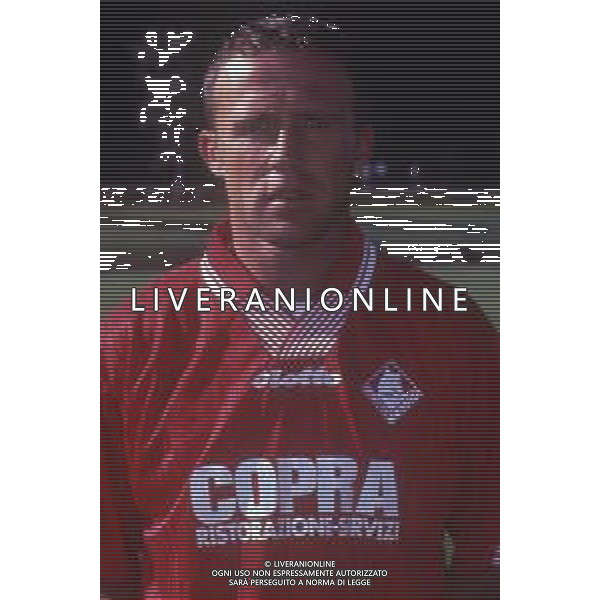 RETROSPETTINA GIAN PAOLO MANIGHETTI CALCIATORE NELLA FOTO GIAN PAOLO MANIGHETTI CON LA MAGLIA DEL PIACENZA CALCIO AG ALDO LIVERANI SAS