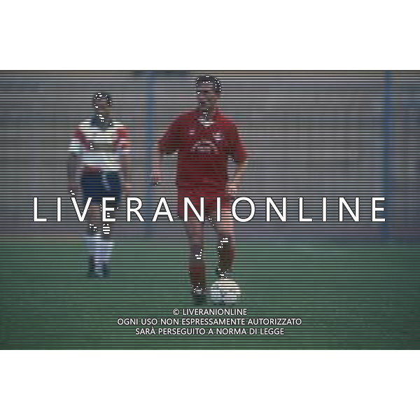 RETROSPETTINA GIAN PAOLO MANIGHETTI CALCIATORE NELLA FOTO GIAN PAOLO MANIGHETTI CON LA MAGLIA DEL PIACENZA CALCIO AG ALDO LIVERANI SAS
