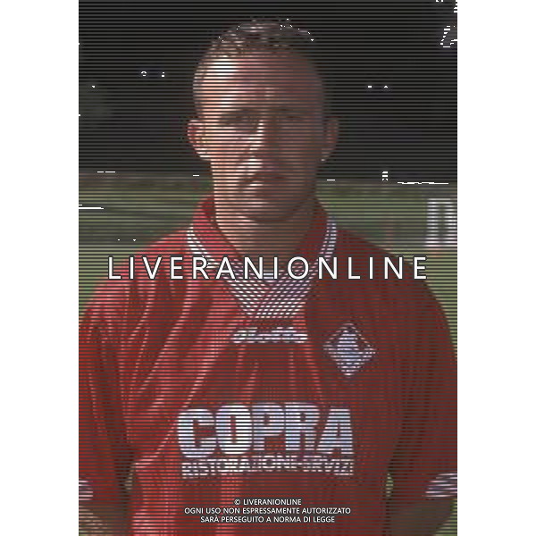 RETROSPETTINA GIAN PAOLO MANIGHETTI CALCIATORE NELLA FOTO GIAN PAOLO MANIGHETTI CON LA MAGLIA DEL PIACENZA CALCIO AG ALDO LIVERANI SAS