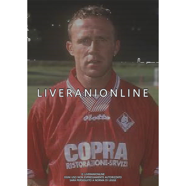 RETROSPETTINA GIAN PAOLO MANIGHETTI CALCIATORE NELLA FOTO GIAN PAOLO MANIGHETTI CON LA MAGLIA DEL PIACENZA CALCIO AG ALDO LIVERANI SAS