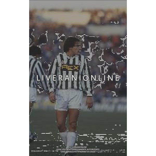 RETROSPETTIVA ANTONIO DE VITIS CALCIATORE NELLA FOTO ANTONIO DE VITIS CON LA MAGLIA DELL\'UDINESE CALCIO AG ALDO LIVERANI SAS
