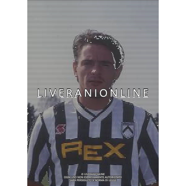 RETROSPETTIVA ANTONIO DE VITIS CALCIATORE NELLA FOTO ANTONIO DE VITIS CON LA MAGLIA DELL\'UDINESE CALCIO AG ALDO LIVERANI SAS