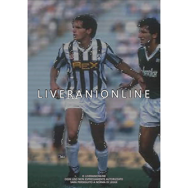 RETROSPETTIVA ANTONIO DE VITIS CALCIATORE NELLA FOTO ANTONIO DE VITIS CON LA MAGLIA DELL\'UDINESE CALCIO AG ALDO LIVERANI SAS