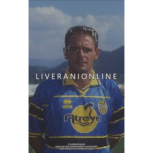 RETROSPETTIVA ANTONIO DE VITIS CALCIATORE NELLA FOTO ANTONIO DE VITIS CON LA MAGLIA DEL VERONA CALCIO AG ALDO LIVERANI SAS