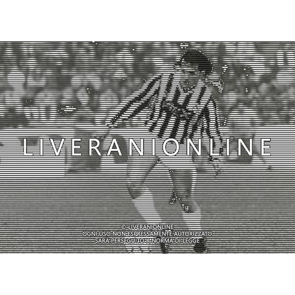 RETROSPETTIVA ANTONIO DE VITIS CALCIATORE NELLA FOTO ANTONIO DE VITIS CON LA MAGLIA DELL\'UDINESE CALCIO AG ALDO LIVERANI SAS