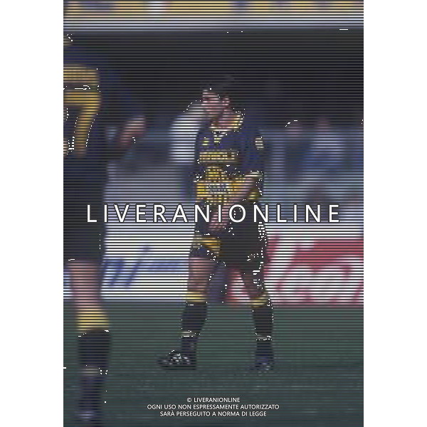 RETROSPETTIVA ALESSANDRO MANETTI CALCIATORE NELLA FOTO ALESSANDRO MANETTI CON LA MAGLIA DEL VERONA CALCIO NELL\'ANNO 1996-1997 AG ALDO LIVERANI SAS