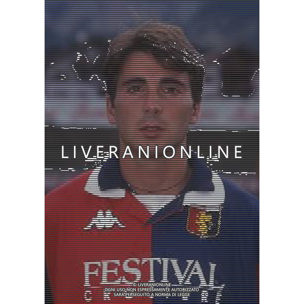 RETROSPETTIVA ALESSANDRO MANETTI CALCIATORE NELLA FOTO ALESSANDRO MANETTI CON LA MAGLIA DEL GENOA CALCIO NELL\'ANNO 1999-2000 AG ALDO LIVERANI SAS