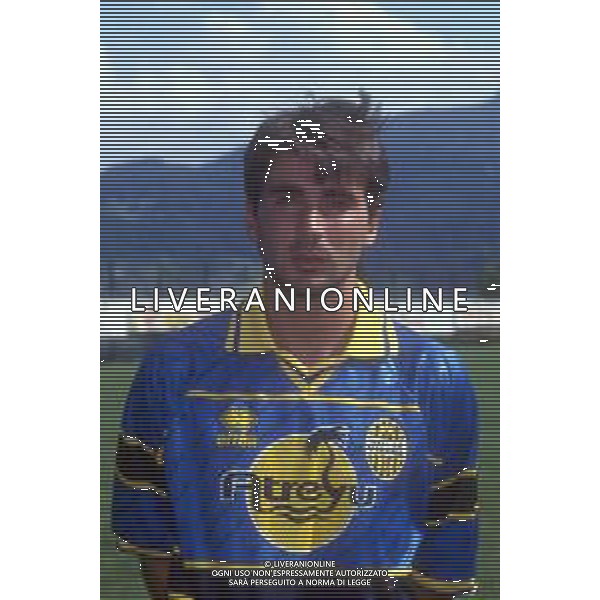 RETROSPETTIVA ALESSANDRO MANETTI CALCIATORE NELLA FOTO ALESSANDRO MANETTI CON LA MAGLIA DEL VERONA CALCIO AG ALDO LIVERANI SAS