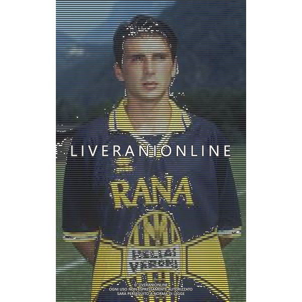 RETROSPETTIVA ALESSANDRO MANETTI CALCIATORE NELLA FOTO ALESSANDRO MANETTI CON LA MAGLIA DEL VERONA CALCIO AG ALDO LIVERANI SAS