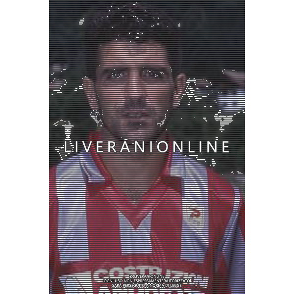 RETROSPETTIVA AGOSTINO IACOBELLI CALCIATORE NELLA FOTO AGOSTINO IACOBELLI CON LA MAGLIA DELLA CREMONESE CALCIO AG ALDO LIVERANI SAS
