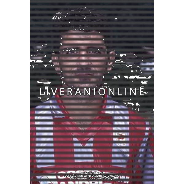 RETROSPETTIVA AGOSTINO IACOBELLI CALCIATORE NELLA FOTO AGOSTINO IACOBELLI CON LA MAGLIA DELLA CREMONESE CALCIO AG ALDO LIVERANI SAS