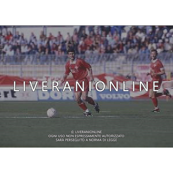 RETROSPETTIVA AGOSTINO IACOBELLI CALCIATORE NELLA FOTO AGOSTINO IACOBELLI CON LA MAGLIA DEL PIACENZA CALCIO AG ALDO LIVERANI SAS