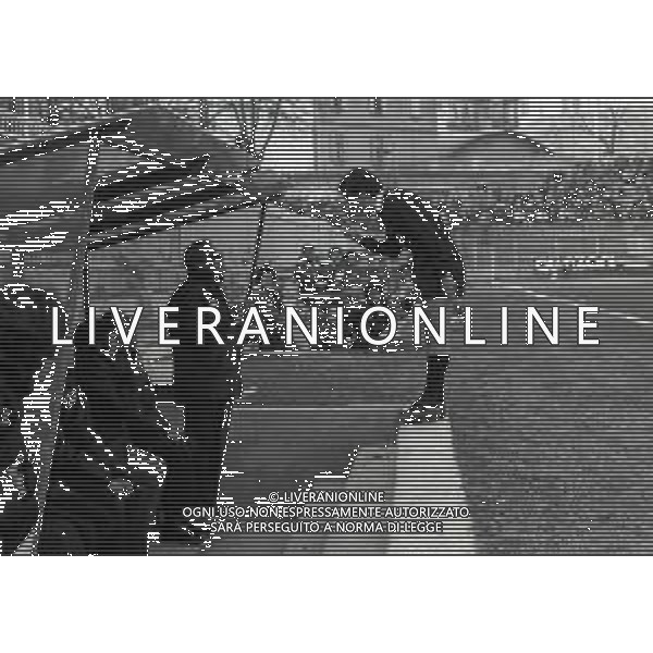 22-03-1987 CREMONA CAMPIONATO DI CALCIO SERIE B CREMONESE CAGLIARI 2-0 NELLA FOTO ARBITRO FRANCO BRUSCHINI DISCUTE CON GUSTAVO GIAGNONI AG ALDO LIVERANI SAS