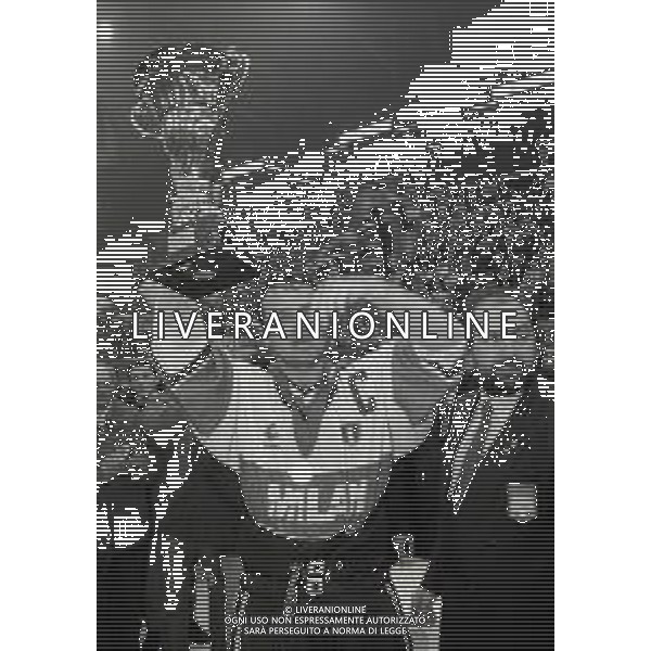 1994 MILANO FINALE SCUDETTO 5 GARA MILAN MEDIOLANUM BOLZANO NELLA FOTO FESTEGGIAMENTI PER LA VITTORIA DEL 3 SCUDETTO MILAN MEDIOLANUM HOCHEY AG ALDO LIVERANI SAS