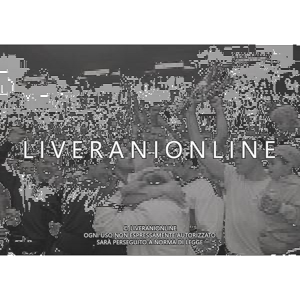 1994 MILANO FINALE SCUDETTO 5 GARA MILAN MEDIOLANUM BOLZANO NELLA FOTO FESTEGGIAMENTI PER LA VITTORIA DEL 3 SCUDETTO MILAN MEDIOLANUM HOCHEY AG ALDO LIVERANI SAS