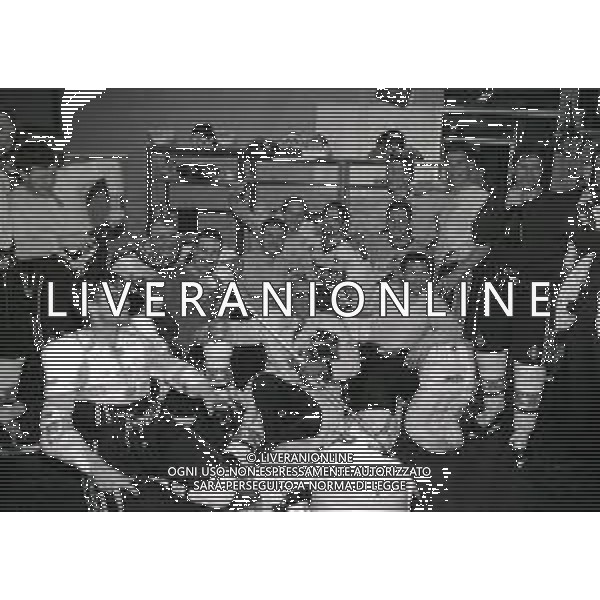1994 MILANO FINALE SCUDETTO 5 GARA MILAN MEDIOLANUM BOLZANO NELLA FOTO FESTEGGIAMENTI PER LA VITTORIA DEL 3 SCUDETTO MILAN MEDIOLANUM HOCHEY AG ALDO LIVERANI SAS