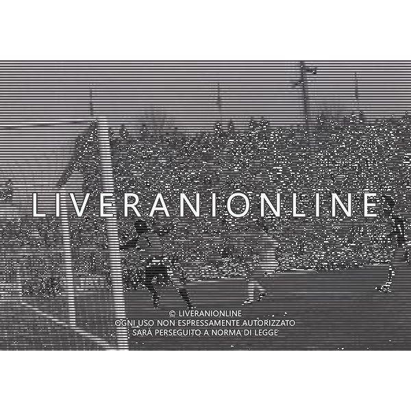 21-11-1982 CREMONA CAMPIONATO DI CALCIO SERIE B CREMONSìESE MILAN 3-3 NELLA FOTO OSCAR DAMIANI AG ALDO LIVERANI SAS