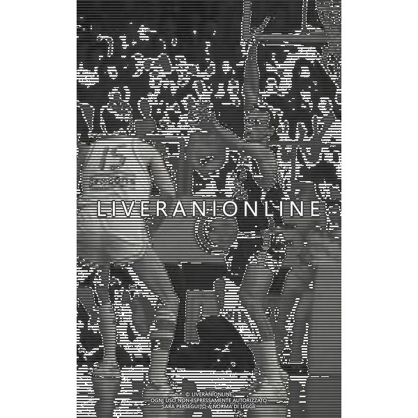 05-01-1986 CANTU\' CAMPIONATO DI BASKET SERIE A AREXONS CANTU\'-MOBILGIRGI CASERTA NELLA FOTO OSCAR SCHMIDT AG ALDO LIVERANI SAS
