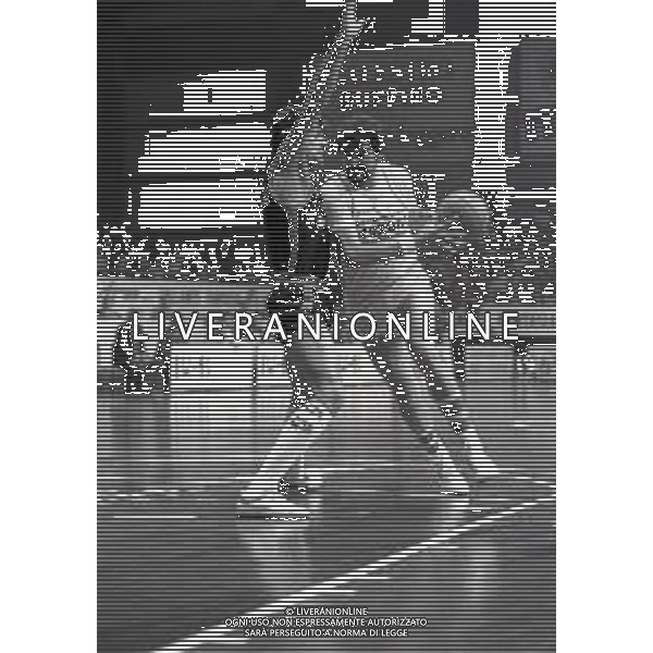 05-01-1986 CANTU\' CAMPIONATO DI BASKET SERIE A AREXONS CANTU\'-MOBILGIRGI CASERTA NELLA FOTO INNOCENTIN AG ALDO LIVERANI SAS