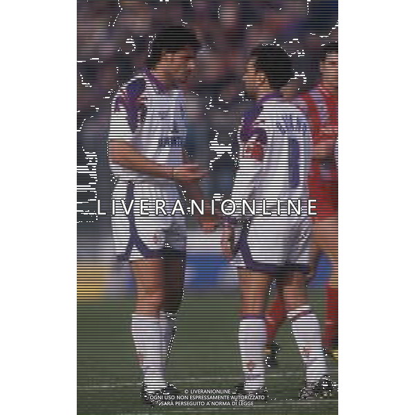RETROSPETTIVA LORENZO AMORUSO CALCIATORE NELLA FOTO LORENZO AMORUSO CON LA MAGLIA DELLA FIORENTINA CALCIO AG ALDO LIVERANI SAS