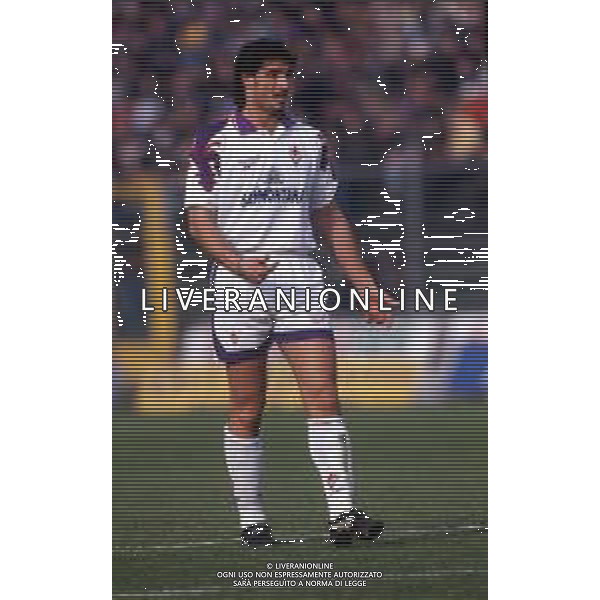 RETROSPETTIVA LORENZO AMORUSO CALCIATORE NELLA FOTO LORENZO AMORUSO CON LA MAGLIA DELLA FIORENTINA CALCIO AG ALDO LIVERANI SAS