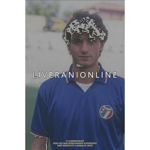 RETROSPETTIVA LORENZO AMORUSO CALCIATORE NELA FOTO LORENZO AMORUSO CON LA MAGLIA DELLA NAZIONALE ITALIANA AG ALDO LIVERANI SAS