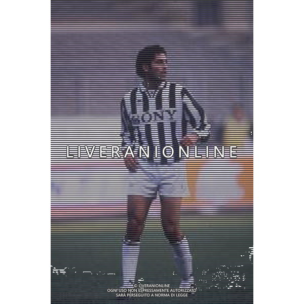 RETROSPETTIVA NICOLA AMORUSO CALCIATORE NELLA FOTO NICOLA AMORUSO CON LA MAGLIA DELLA JUVENTUS NELL\'ANNO 1996-1997 AG ALDO LIVERANI SAS