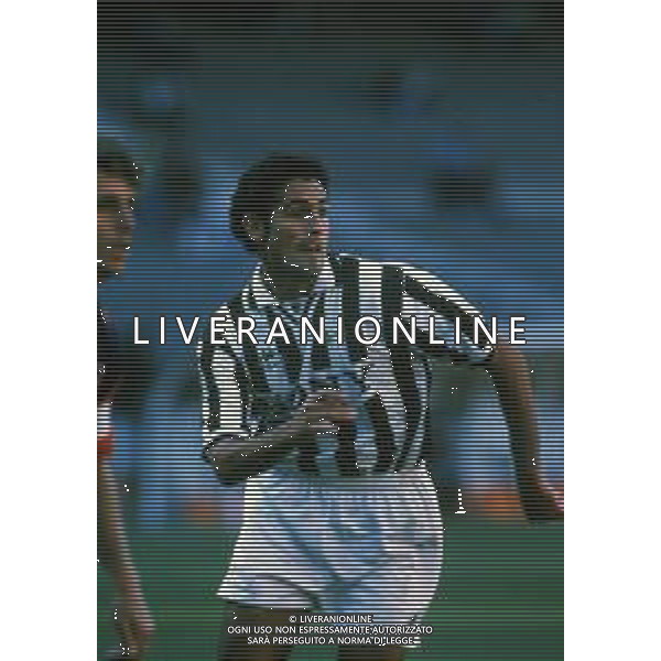 RETROSPETTIVA NICOLA AMORUSO CALCIATORE NELLA FOTO NICOLA AMORUSO CON LA MAGLIA DELLA JUVENTUS NELL\'ANNO 1996-1997 AG ALDO LIVERANI SAS