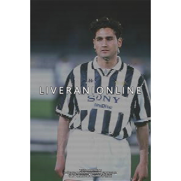 RETROSPETTIVA NICOLA AMORUSO CALCIATORE NELLA FOTO NICOLA AMORUSO CON LA MAGLIA DELLA JUVENTUS NELL\'ANNO 1996-1997 AG ALDO LIVERANI SAS