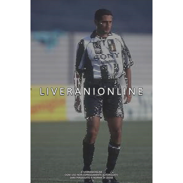 RETROSPETTIVA NICOLA AMORUSO CALCIATORE NELLA FOTO NICOLA AMORUSO CON LA MAGLIA DELLA JUVENTUS NELL\'ANNO 1997-1998 AG ALDO LIVERANI SAS