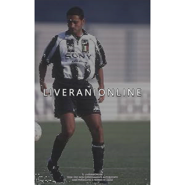 RETROSPETTIVA NICOLA AMORUSO CALCIATORE NELLA FOTO NICOLA AMORUSO CON LA MAGLIA DELLA JUVENTUS NELL\'ANNO 1997-1998 AG ALDO LIVERANI SAS