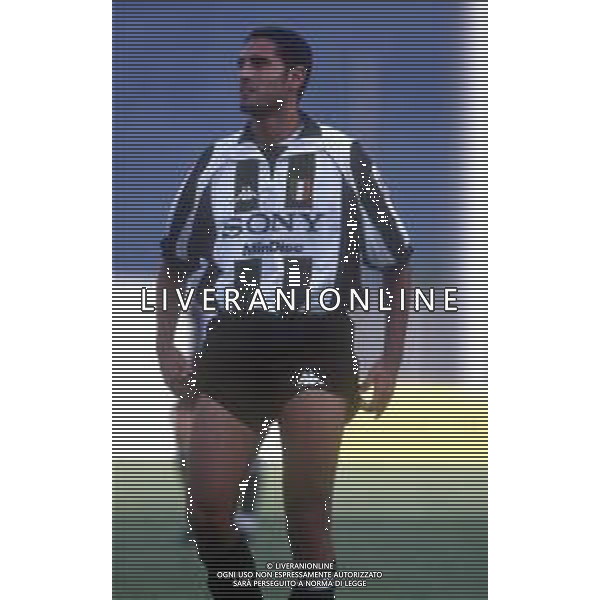 RETROSPETTIVA NICOLA AMORUSO CALCIATORE NELLA FOTO NICOLA AMORUSO CON LA MAGLIA DELLA JUVENTUS AG ALDO LIVERANI SAS