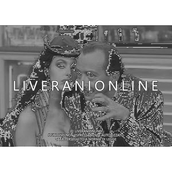 \'DRIVE IN\' programma televisivo Milano 1987 - RETROSPETTIVA Nella foto Enzo Braschi con le ragazze Fast Food ©Archivio Giovanni Liverani / AGENZIA ALDO LIVERANI SAS