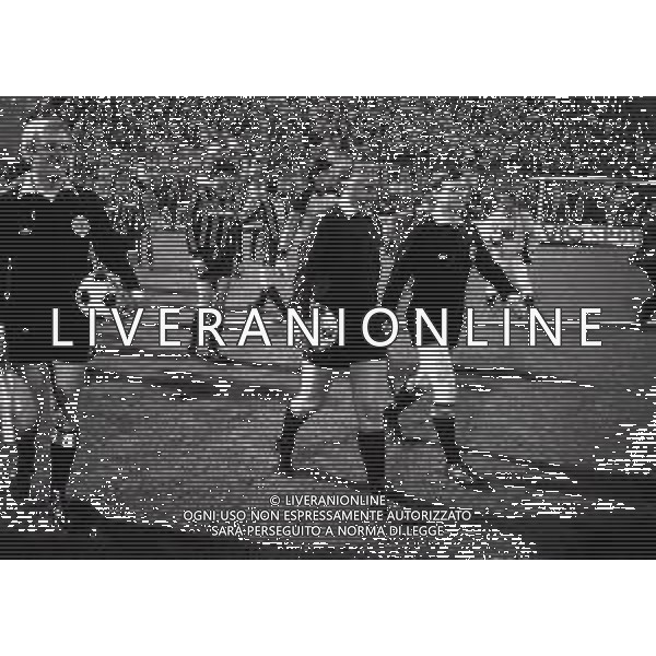 05-03-1986 MILANO COPPA UEFA INTER NANTES 3-0 NELLA FOTO ARBITRO MC GINLAY AG ALDO LIVERANI SAS