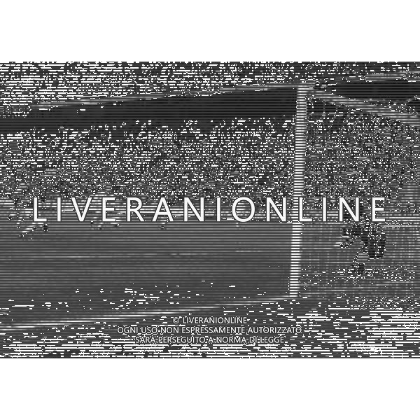 30-03-1993 MILANO SEMIFINALE DI RITORNO MILAN ROMA COPPA ITALIA MILAN ROMA 1-0 NELLA FOTO TIRO JEAN PIERRE PAPIN AG ALDO LIVERANI SAS