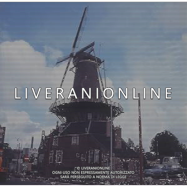 1970-1980 OLANDA LA CITTA\' DI BREDA NELLA FOTO LA CITTA DI BREDA MULINI A VENTO AG ALDO LIVERANI SAS