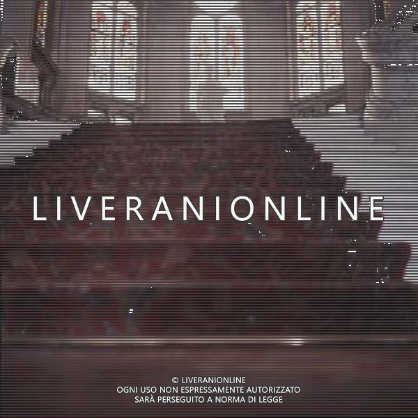 L\'Aia è una città costiera sul Mare del Nord nei Paesi Bassi occidentali. Il complesso di Binnenhof, in stile gotico, è sede del parlamento olandese, mentre il Palazzo Noordeinde, del XVI secolo, è la sede lavorativa del re. La città ospita anche la Corte Internazionale di Giustizia delle Nazioni Unite, con sede nel Palazzo della Pace, e la Corte penale internazionale. NELLA FOTO PALAZZO DI GIUSTIZIA L\'AIA AG ALDO LIVERANI SAS