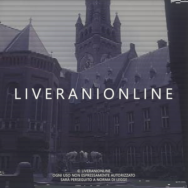 L\'Aia è una città costiera sul Mare del Nord nei Paesi Bassi occidentali. Il complesso di Binnenhof, in stile gotico, è sede del parlamento olandese, mentre il Palazzo Noordeinde, del XVI secolo, è la sede lavorativa del re. La città ospita anche la Corte Internazionale di Giustizia delle Nazioni Unite, con sede nel Palazzo della Pace, e la Corte penale internazionale. NELLA FOTO PALAZZO DI GIUSTIZIA L\'AIA AG ALDO LIVERANI SAS