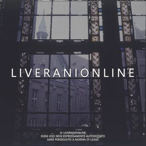 L\'Aia è una città costiera sul Mare del Nord nei Paesi Bassi occidentali. Il complesso di Binnenhof, in stile gotico, è sede del parlamento olandese, mentre il Palazzo Noordeinde, del XVI secolo, è la sede lavorativa del re. La città ospita anche la Corte Internazionale di Giustizia delle Nazioni Unite, con sede nel Palazzo della Pace, e la Corte penale internazionale. NELLA FOTO PALAZZO DI GIUSTIZIA L\'AIA AG ALDO LIVERANI SAS