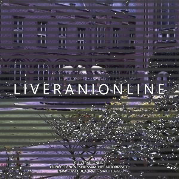 L\'Aia è una città costiera sul Mare del Nord nei Paesi Bassi occidentali. Il complesso di Binnenhof, in stile gotico, è sede del parlamento olandese, mentre il Palazzo Noordeinde, del XVI secolo, è la sede lavorativa del re. La città ospita anche la Corte Internazionale di Giustizia delle Nazioni Unite, con sede nel Palazzo della Pace, e la Corte penale internazionale. NELLA FOTO PALAZZO DI GIUSTIZIA L\'AIA AG ALDO LIVERANI SAS