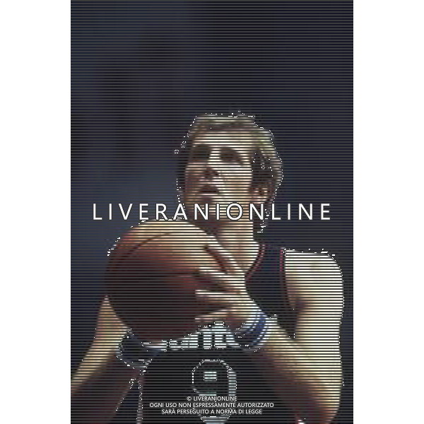 RETROSPETTIVA RENZO TOMBOLATO BASKET NELLA FOTO RENZO TOMBOLATO CON LA MAGLIA DELLA FANTONI UDINE AG ALDO LIVERANI SAS