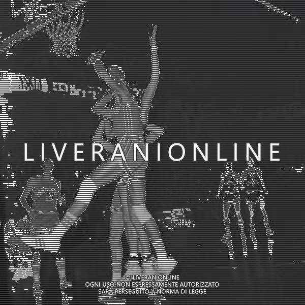 03-11-1974 MILANO CAMPIONATO DI BASKET SERIE A INNOCENTI MILANO-SINUDYNE BOLOGNA NELLA FOTO AZIONE DI GIOCO AG ALDO LIVERANI SAS