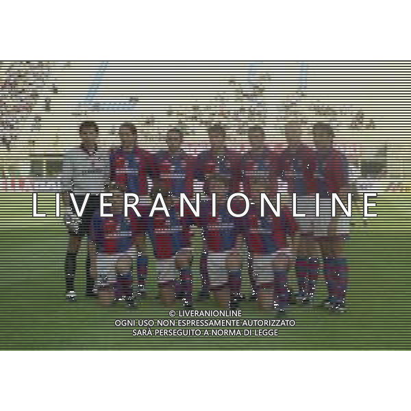 29-09-1998 BOLOGNA- COPPA UEFA BOLOGNA SPORTING LISBONA 2-1 NELLA FOTO FORMAZIONE BOLOGNA 1998-1999 DA SIN IN PIEDI FRANCESCO ANTONIOLI-NICOLA BOSELLI-ALESSANDRO RINALDI-MASSIMO PAGANIN-MASSIMO TARANTINO-KLAS INGESSON-MASSIMILIANO CAPPIOLI SED DA SIN. GIUSEPPE SIGNORI-CARLO NERVO-GIANCARLO MAROCCHI E IGOR KOLYVANOV AG ALDO LIVERANI SAS 