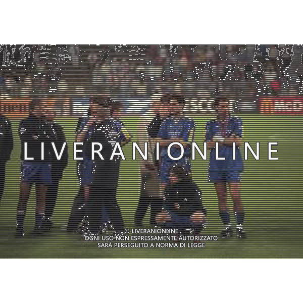 28-05-1997 MONACO DI BAVIERA- FINALE DI CHAMPIONS LEAGUE JUVENTUS BORUSSIA DORTMUND 3-1 NELLA FOTO DELUSIONE GIOCATORI JUVENTUS AG ALDO LIVERANI SAS