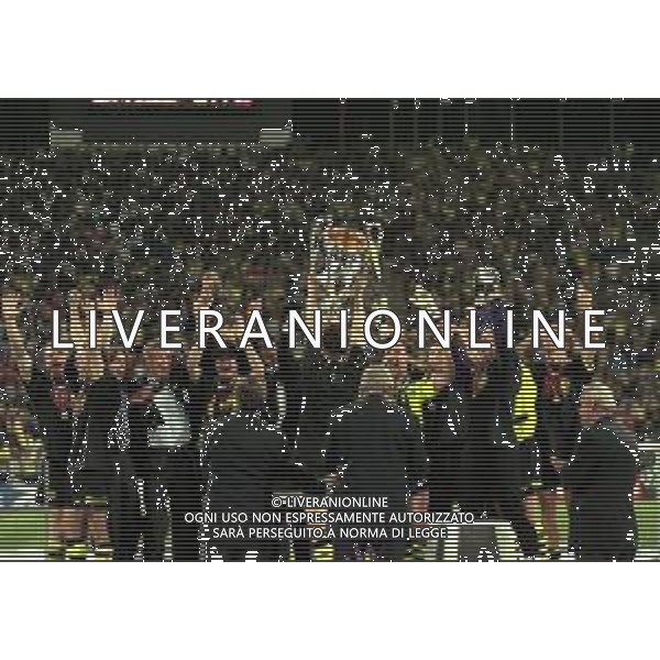 28-05-1997 MONACO DI BAVIERA- FINALE DI CHAMPIONS LEAGUE JUVENTUS BORUSSIA DORTMUND 3-1 NELLA FOTO I GIOCATORI DEL BORUSSIA DORTMUND FESTEGGIANO LA VITTORIA CON LA COPPA CAMPIONI AG ALDO LIVERANI SAS