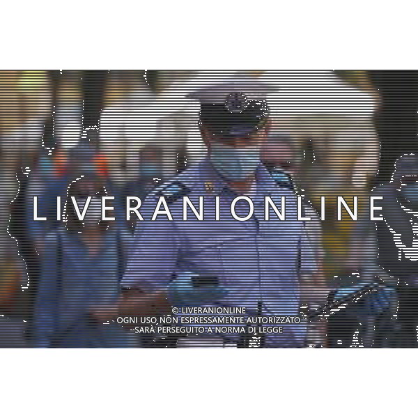 RIAPERTURA DI ALCUNE ATTIVITA\' NELLA FASE 2 DELL\'EMERGENZA CORONAVIRUS A REGGIO EMILIA 09.05.2020 NELLA FOTO CONTROLLI DELLA POLIZIA LOCALE CON LA MASCHERINA ©SANTANDREA / AGENZIA ALDO LIVERANI SAS