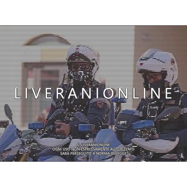 RIAPERTURA DI ALCUNE ATTIVITA\' NELLA FASE 2 DELL\'EMERGENZA CORONAVIRUS A REGGIO EMILIA 09.05.2020 NELLA FOTO I CONTROLLI DELLA POLIZIA LOCALE CON LA MASCHERINA E MOTO ©SANTANDREA / AGENZIA ALDO LIVERANI SAS