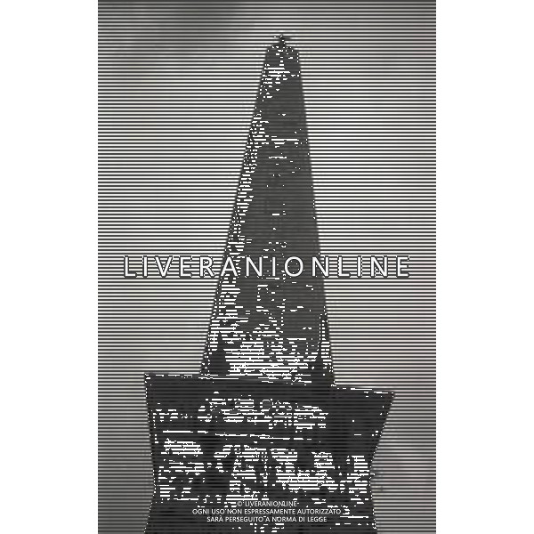 1936-1939 ROMA -VITA QUOTIDIANA E MONUMENTI PER LE VIE DI ROMA FOTO ARCHIVIO VESPASIANI-AG GIOVANNI LIVERANI-AG ALDO LIVERANI SAS