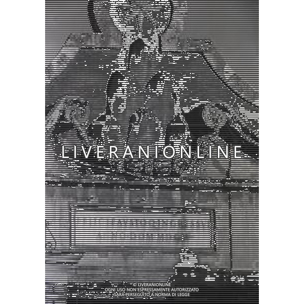 1936-1939 ROMA -VITA QUOTIDIANA E MONUMENTI PER LE VIE DI ROMA FOTO ARCHIVIO VESPASIANI-AG GIOVANNI LIVERANI-AG ALDO LIVERANI SAS