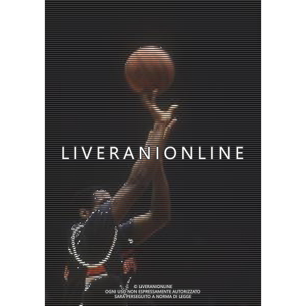 RETROSPETTIVA LARRY MIDDLETON BASKET NELLA FOTO LARRY MIDDLETON CON LA MAGLIA STEFANEL TRIESTE AG ALDO LIVERANI SAS